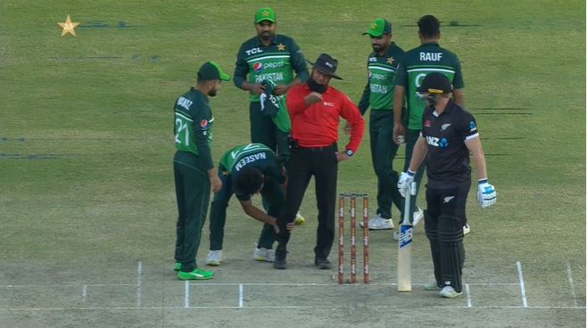 Aleem Dar hit on angle during PAK vs NZ 2nd ODI