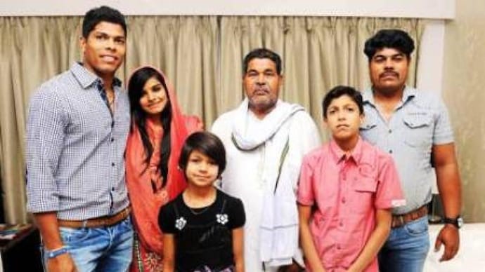 Umesh Yadav with his family