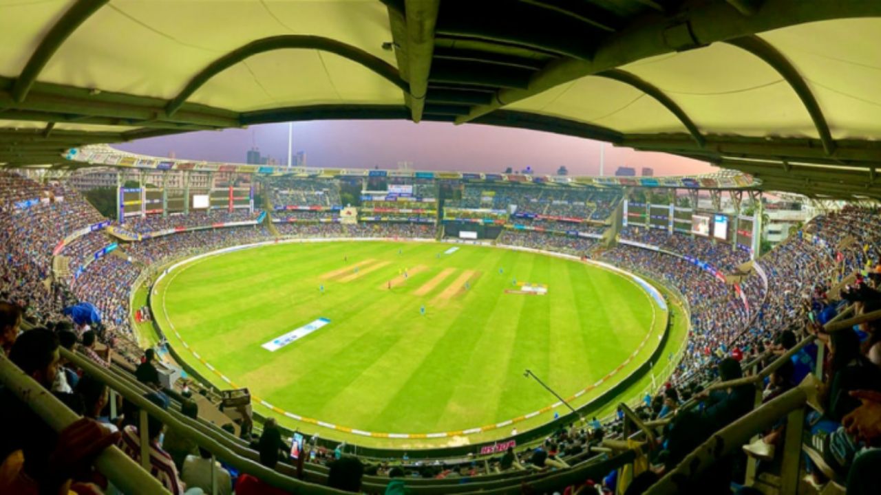 WPL Live Score 2023 MI W vs GUJ W Live Score, WPL 2023, Match 12 4 Brabourne Stadium