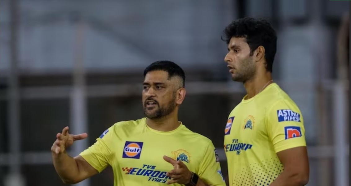 MS Dhoni and Shivam Dubey