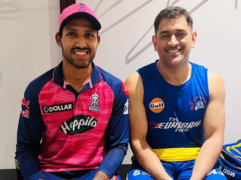Dhruv Jurel with MS Dhoni