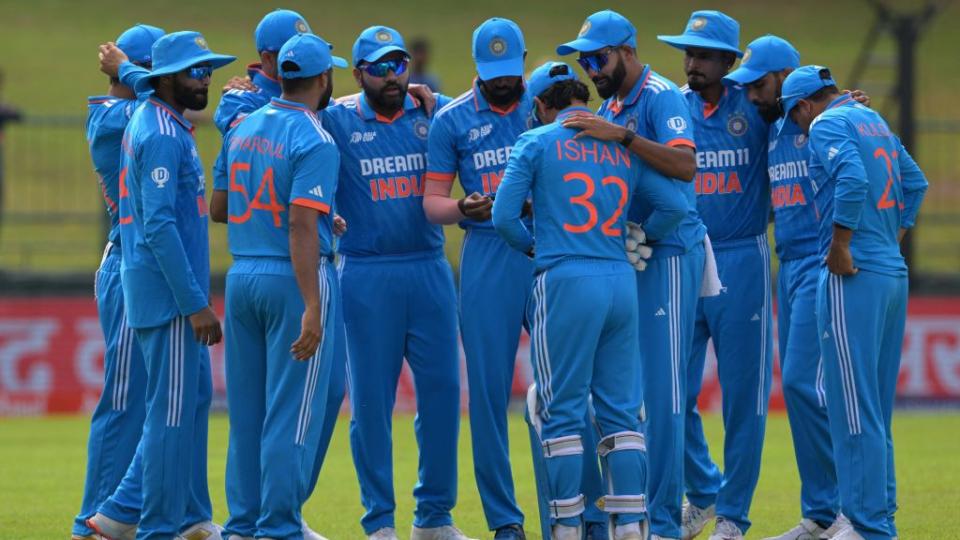IND Vs AUS BCCI Quashes Reports Of Team India Wearing Different Jersey 