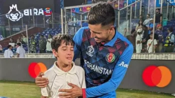 Afghanistan Cricketer Mujeeb Ur Rahman With Young Fan