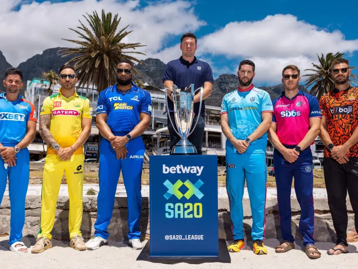 SA T20 2024, SA20 2024 captains posing with trophy