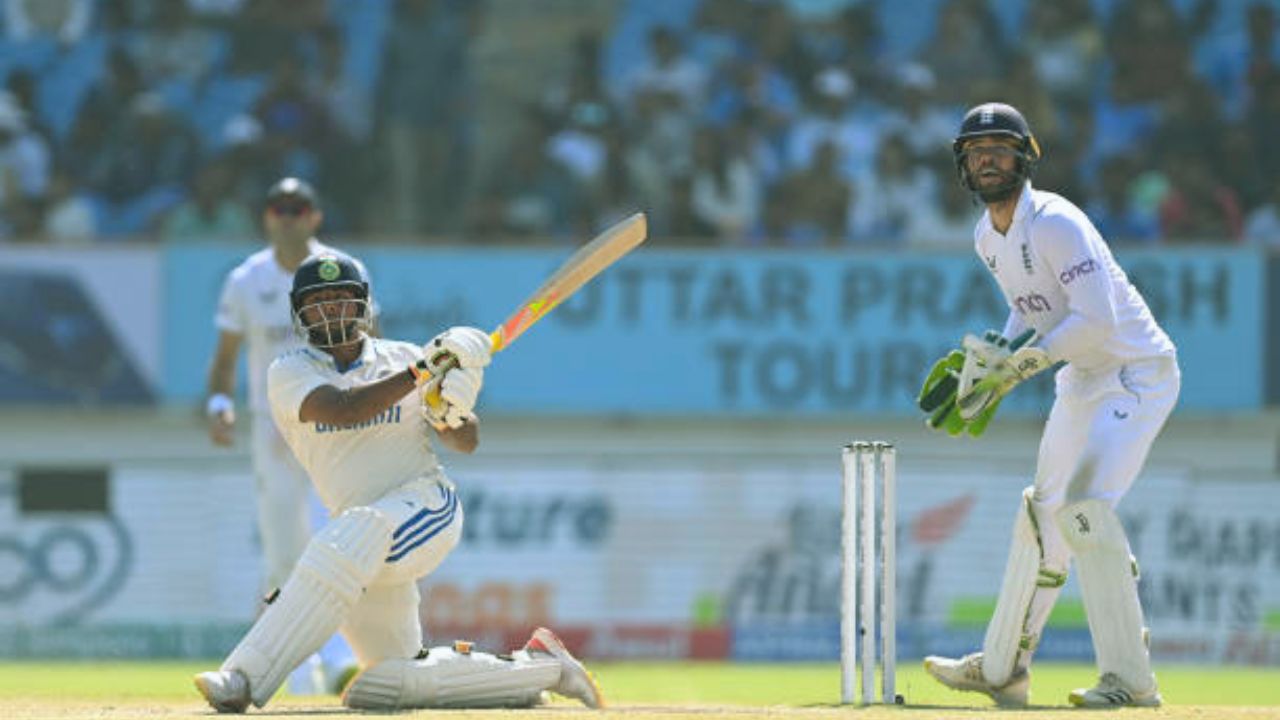 Sarfaraz Rind Sarfaraz Khan becomes 4th Indian to score consecutive half-centuries on ...
