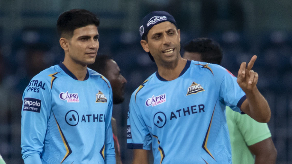 Ashish Nehra with Shubman Gill in Gujarat Titans